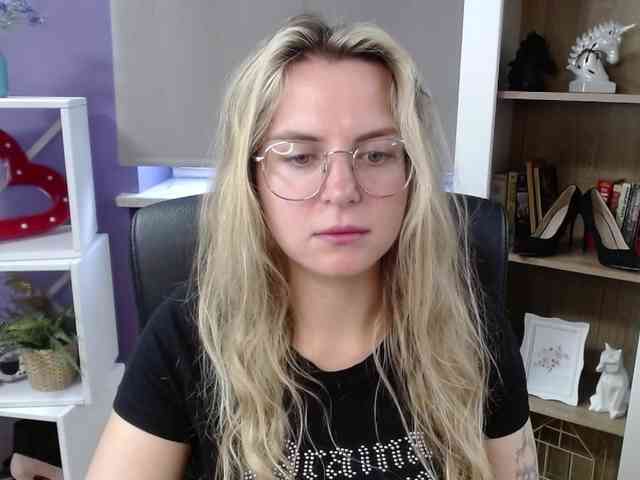 Soft-Zoey webcam