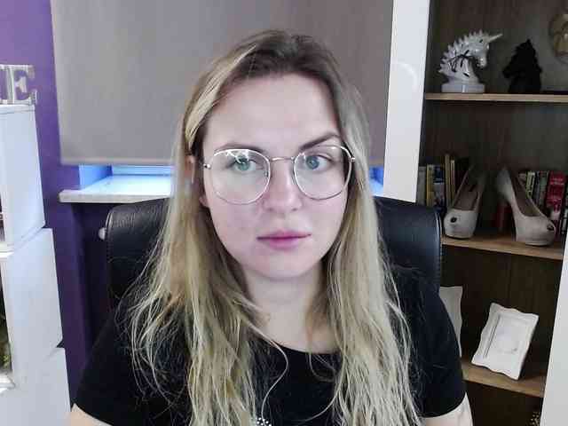 Soft-Zoey webcam