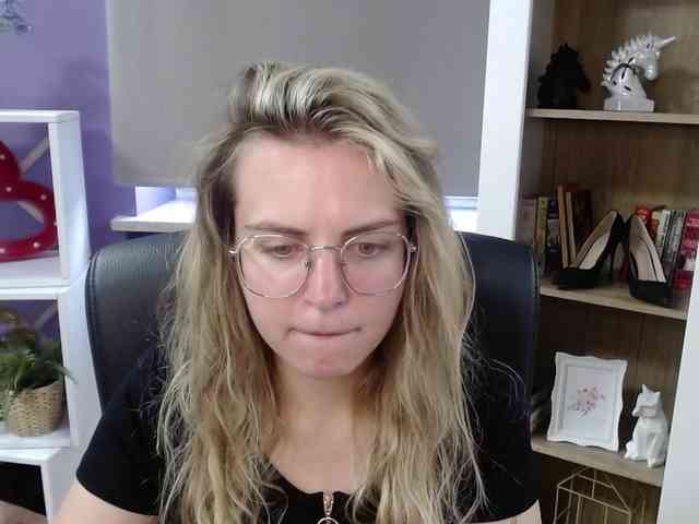 Soft-Zoey webcam