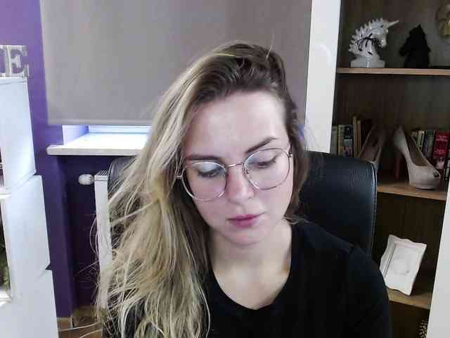 Soft-Zoey webcam