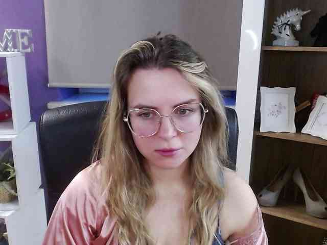 Soft-Zoey webcam