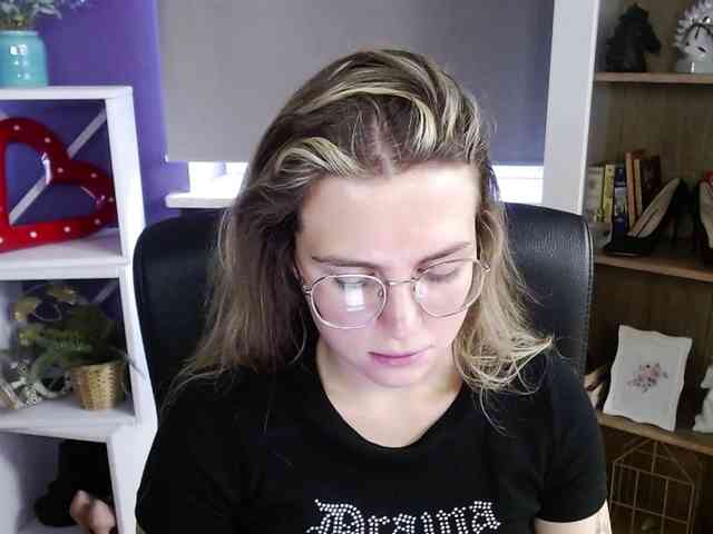 Soft-Zoey webcam