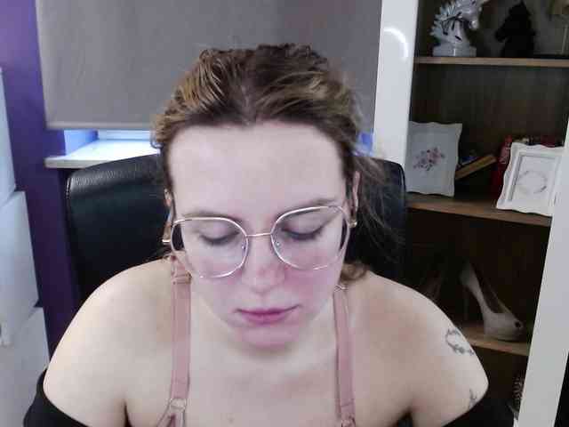 Soft-Zoey webcam