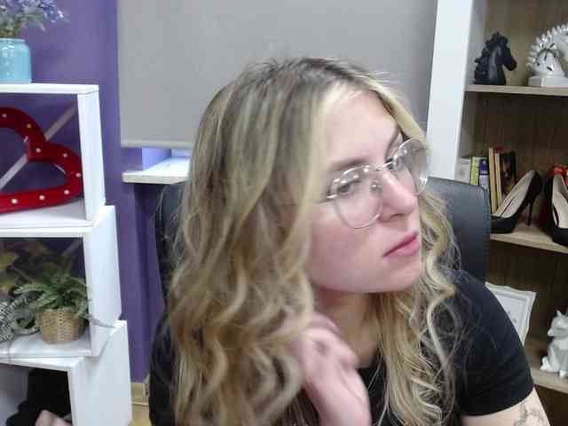 Soft-Zoey webcam