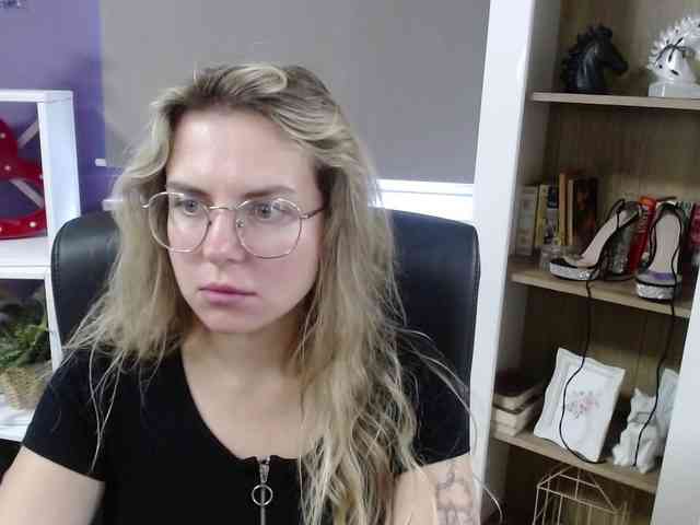 Soft-Zoey webcam