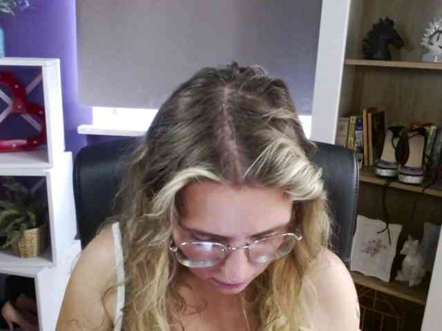 Soft-Zoey webcam