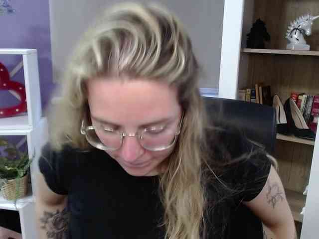 Soft-Zoey webcam