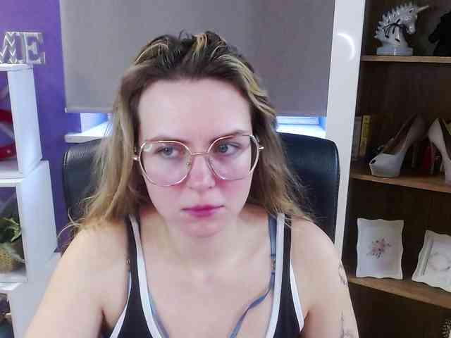 Soft-Zoey webcam