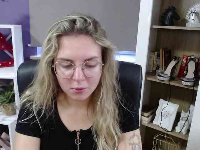 Soft-Zoey webcam