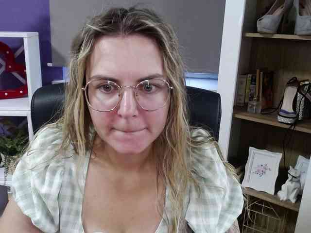 Soft-Zoey webcam