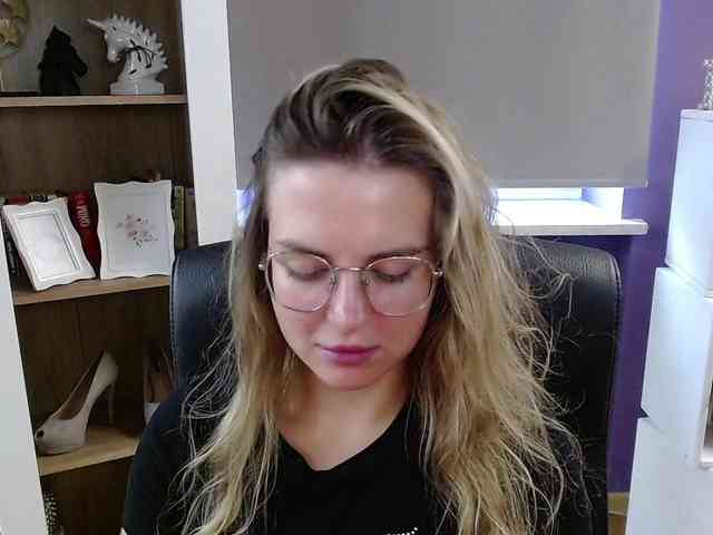 Soft-Zoey webcam