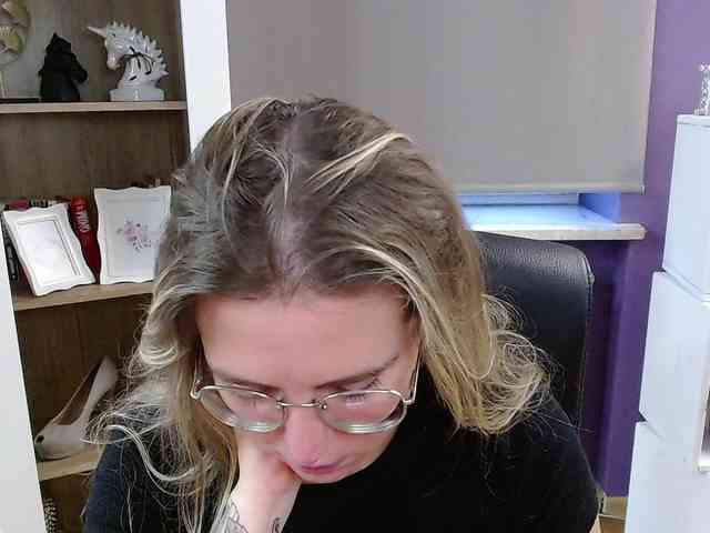 Soft-Zoey webcam