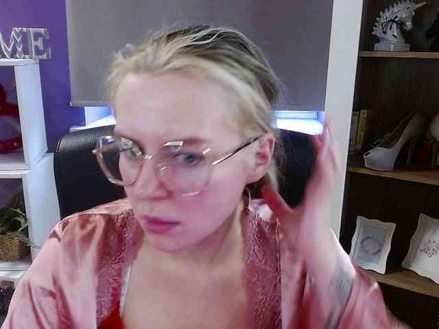 Soft-Zoey webcam