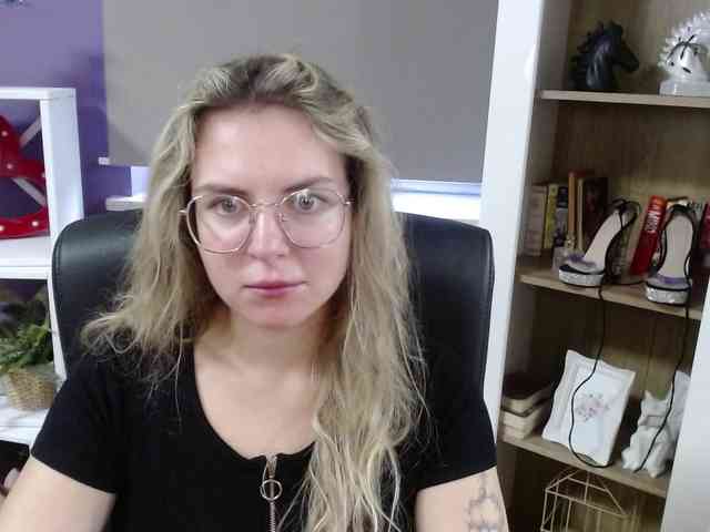 Soft-Zoey webcam