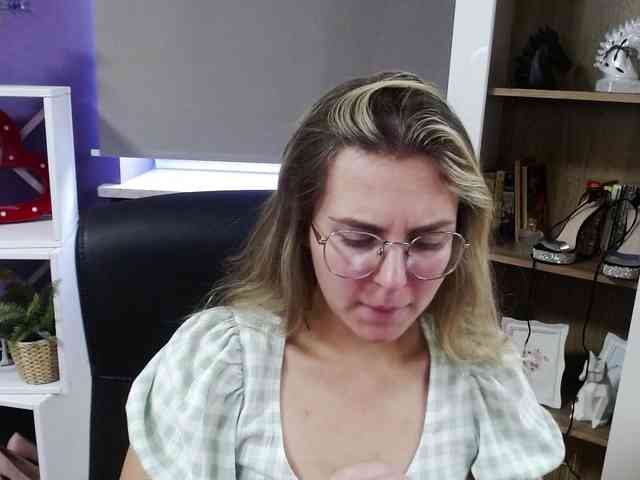 Soft-Zoey webcam