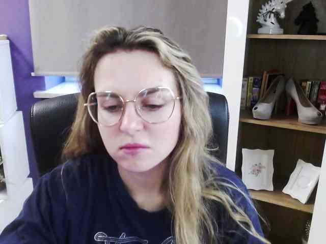 Soft-Zoey webcam