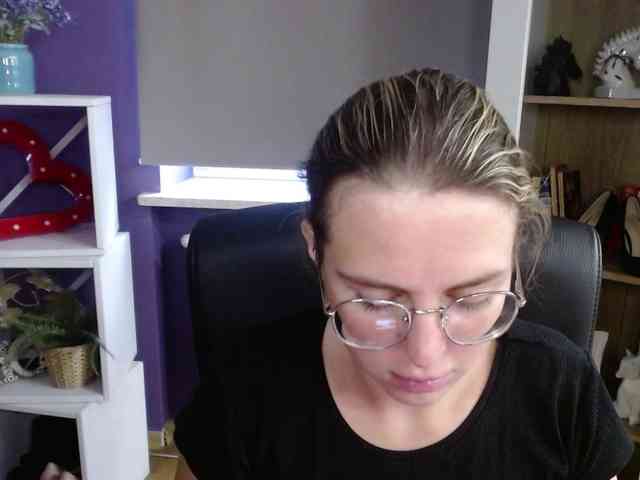 Soft-Zoey webcam
