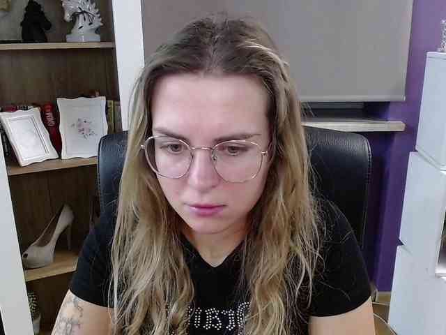 Soft-Zoey webcam