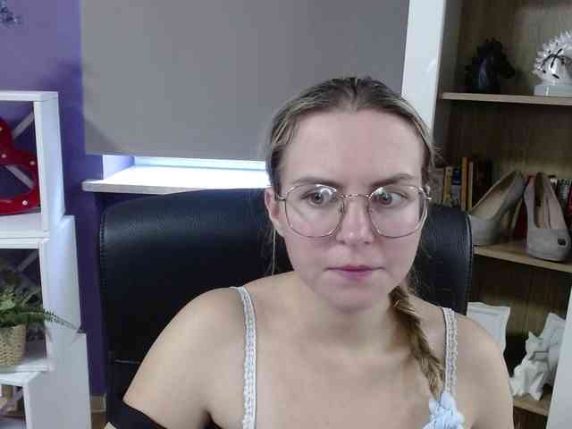Soft-Zoey webcam