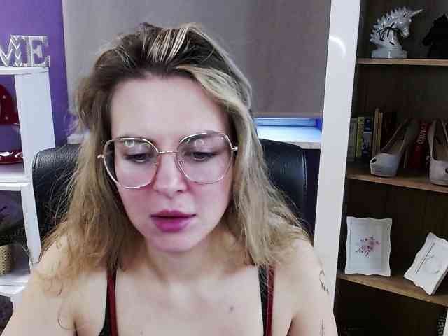 Soft-Zoey webcam