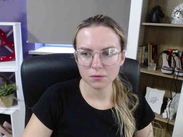 Soft-Zoey webcam