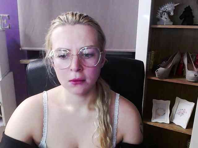 Soft-Zoey webcam