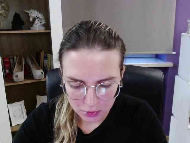 Soft-Zoey webcam
