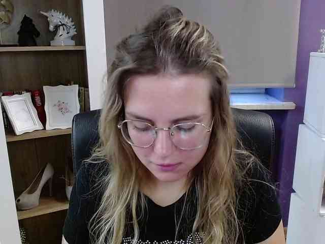 Soft-Zoey webcam