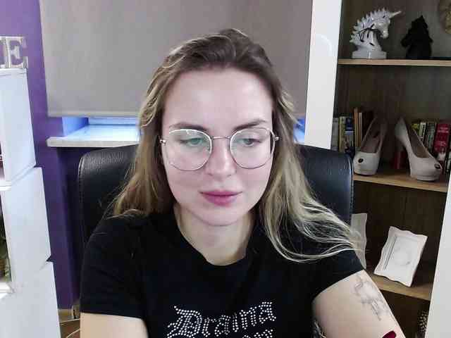 Soft-Zoey webcam