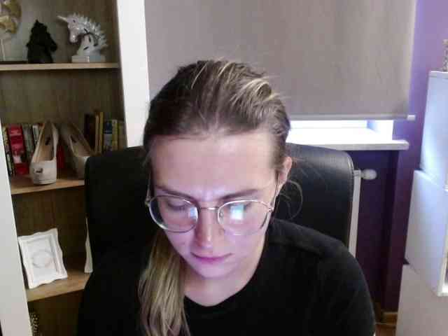 Soft-Zoey webcam
