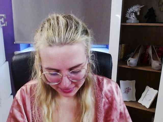 Soft-Zoey webcam