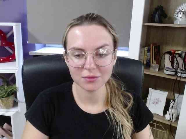 Soft-Zoey webcam