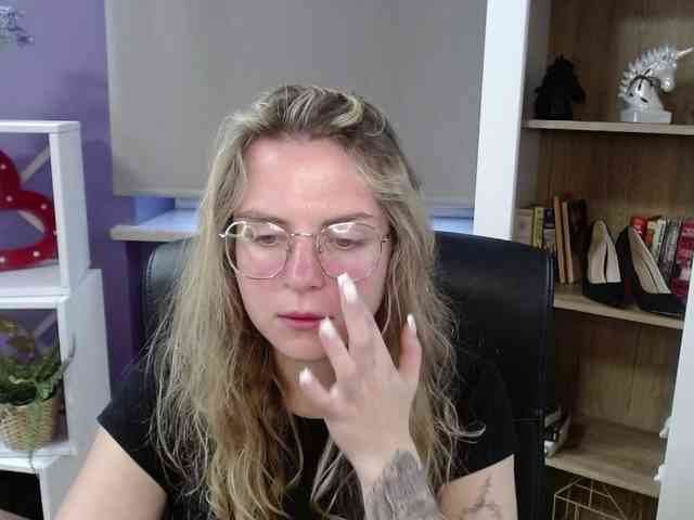 Soft-Zoey webcam