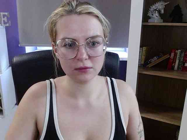 Soft-Zoey webcam