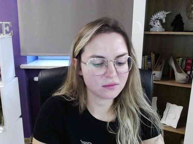 Soft-Zoey webcam