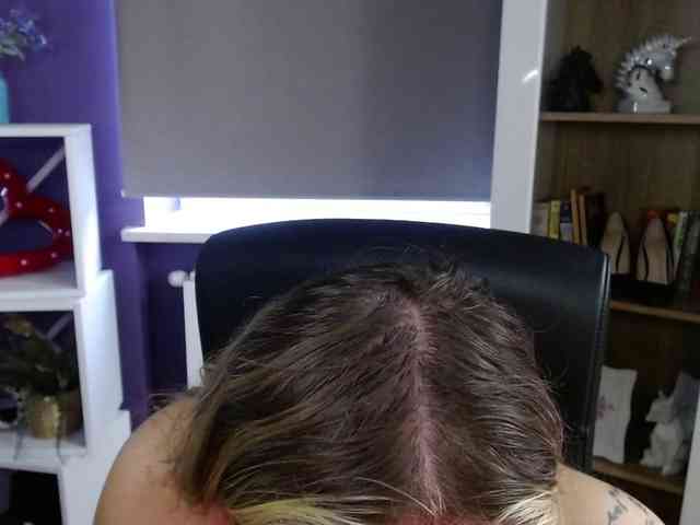 Soft-Zoey webcam