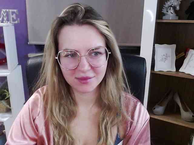Soft-Zoey webcam