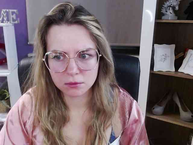 Soft-Zoey webcam