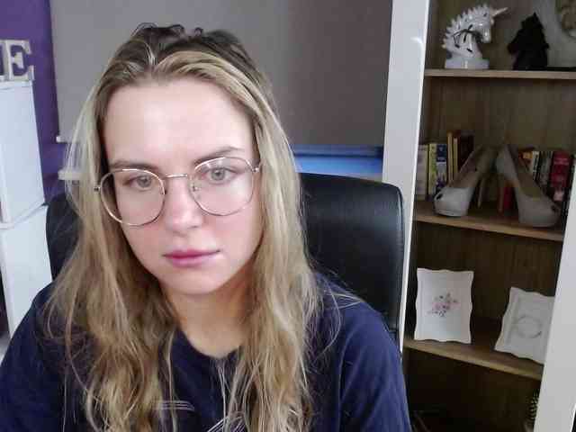 Soft-Zoey webcam