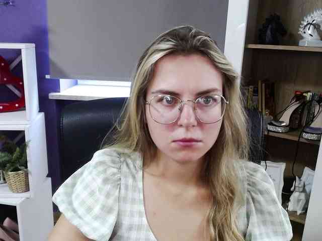 Soft-Zoey webcam