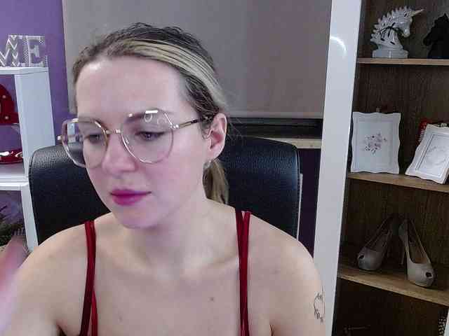 Soft-Zoey webcam