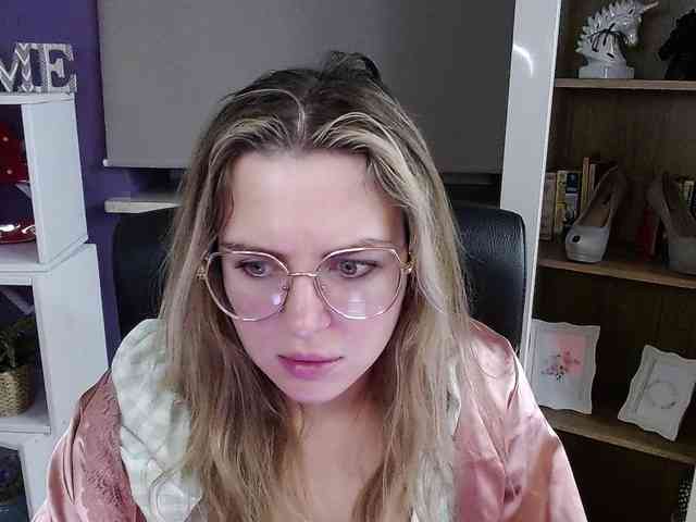 Soft-Zoey webcam