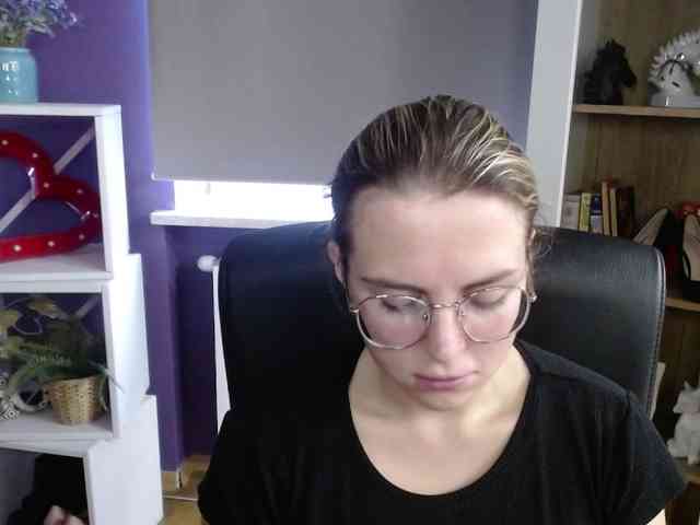 Soft-Zoey webcam