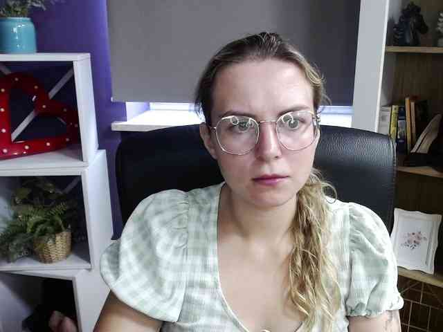 Soft-Zoey webcam