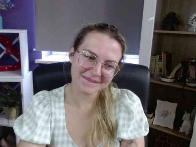 Soft-Zoey webcam
