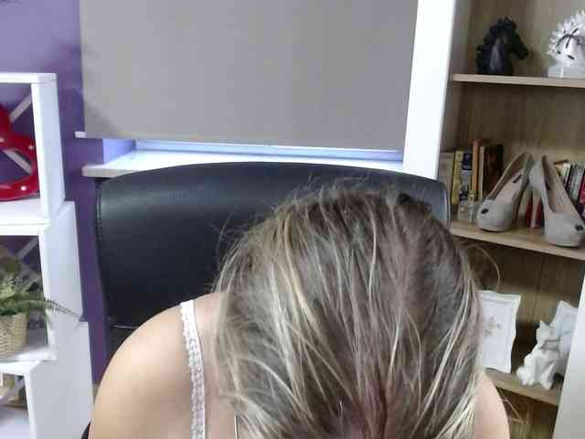 Soft-Zoey webcam