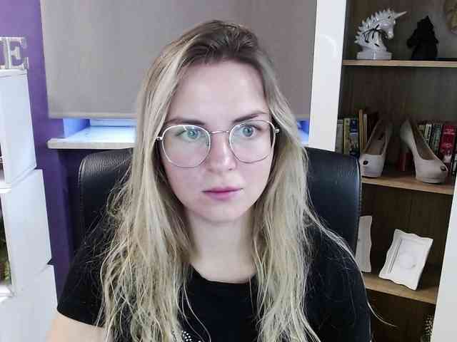 Soft-Zoey webcam