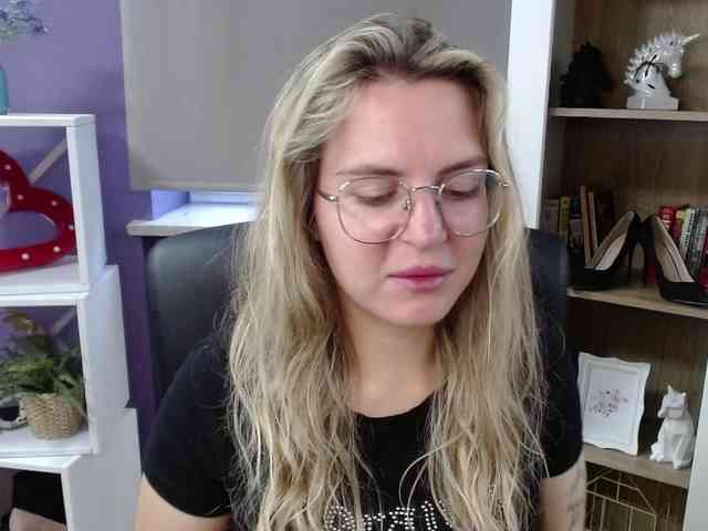 Soft-Zoey webcam
