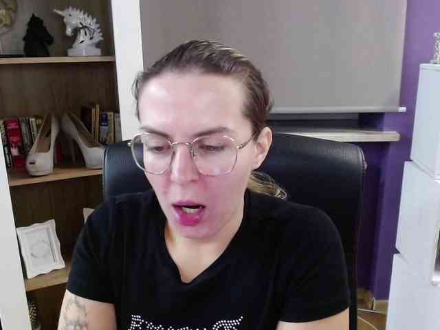 Soft-Zoey webcam