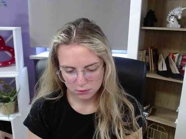 Soft-Zoey webcam